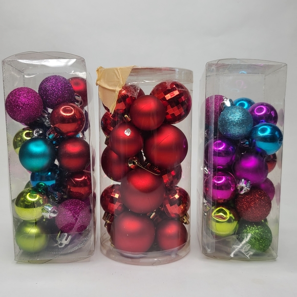 Small Round Ornaments Colorful and Red - Picture 3 of 10